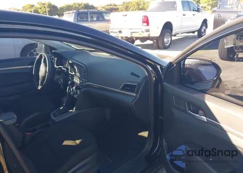 2019 Hyundai Elantra Se z USA, uszkodzony, nr VIN 5NPD74LF7KH447886